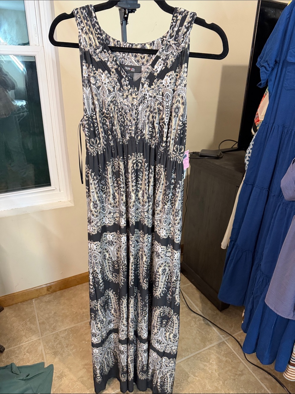 Black and Cream Paisley Maxi Dress 2188